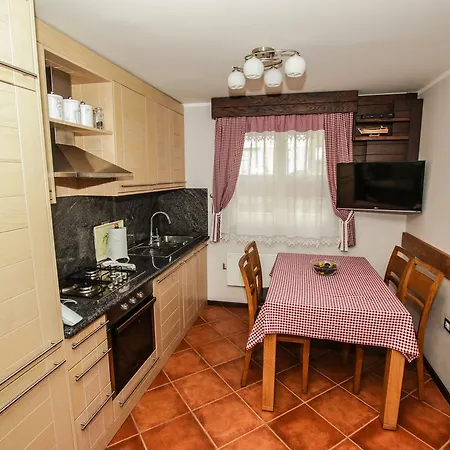Gabriela Apartment *